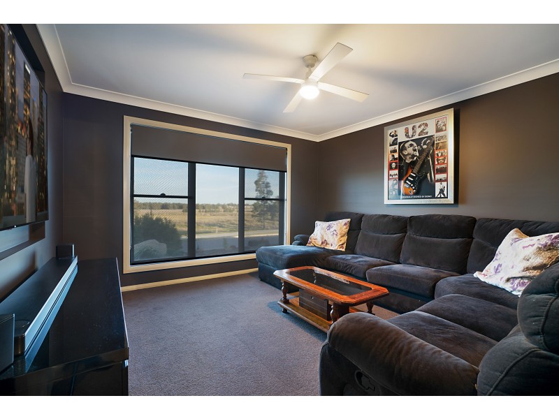 5 Harrop Parade, Thornton NSW 2322