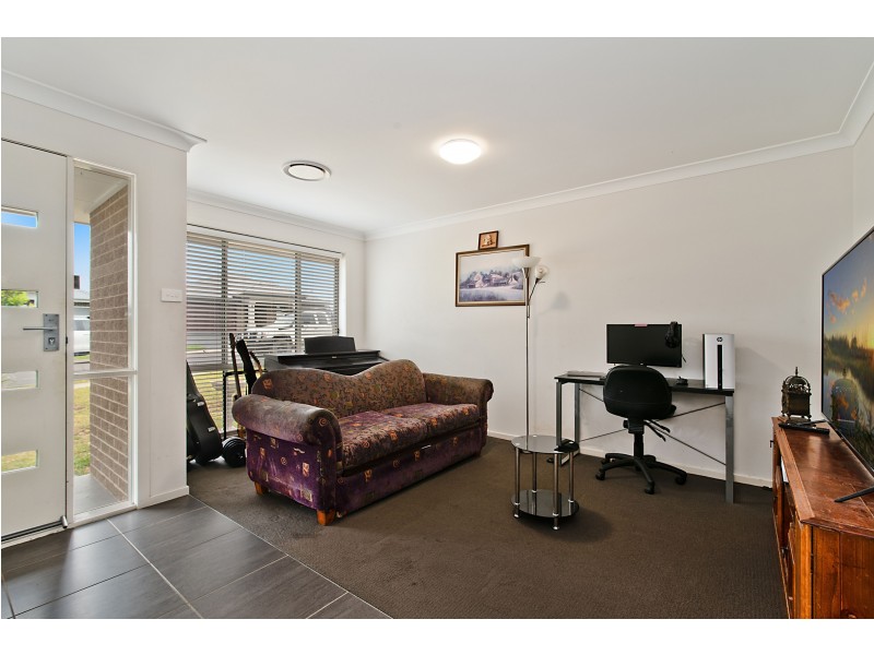 10 Pondsitter Street, Chisholm NSW 2322