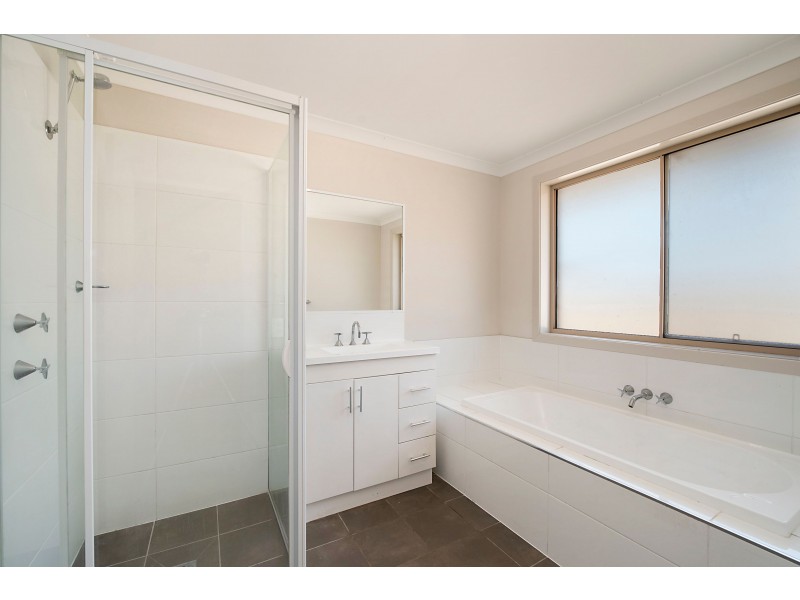 8 Lancaster Street, Thornton NSW 2322