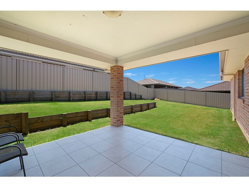 8 Lancaster Street, Thornton NSW 2322