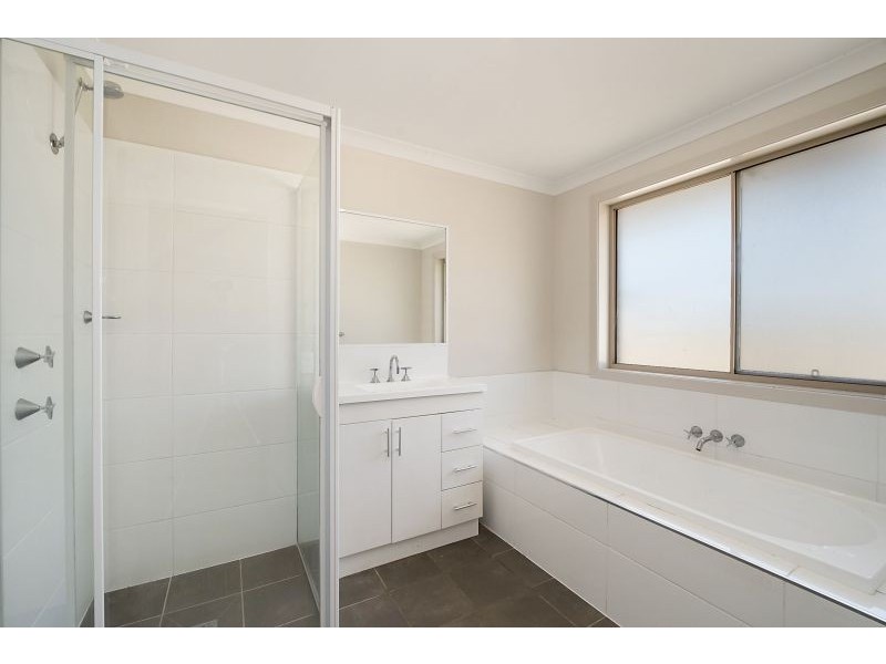 8 Lancaster Street, Thornton NSW 2322