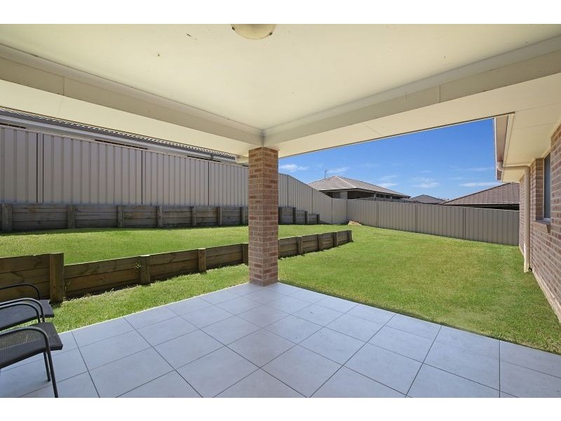 8 Lancaster Street, Thornton NSW 2322