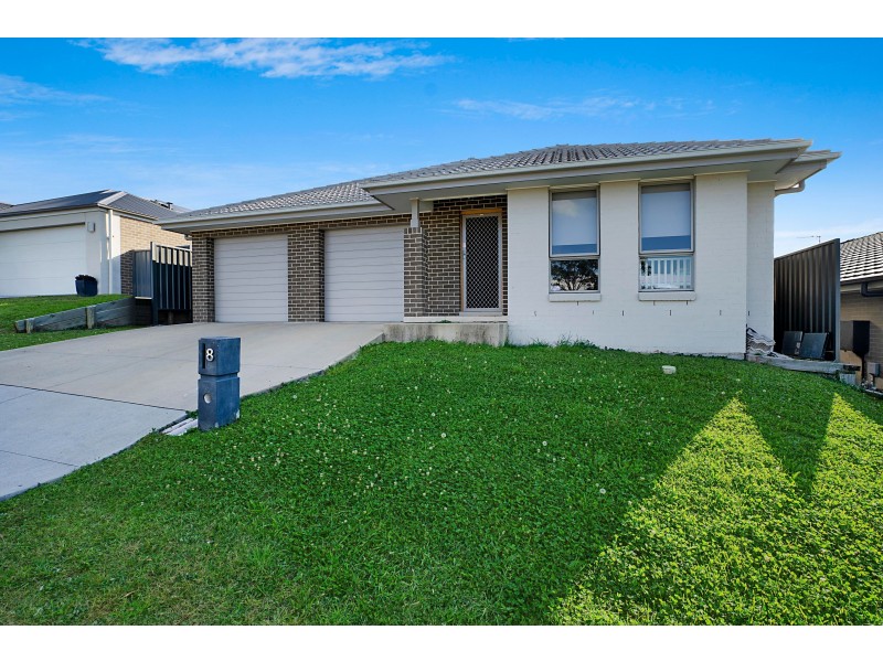 8 & 8a Sandridge Street, Thornton NSW 2322