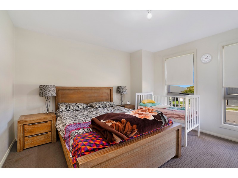 8 & 8a Sandridge Street, Thornton NSW 2322