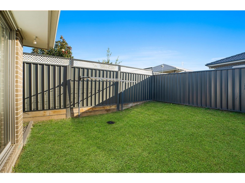 8 & 8a Sandridge Street, Thornton NSW 2322