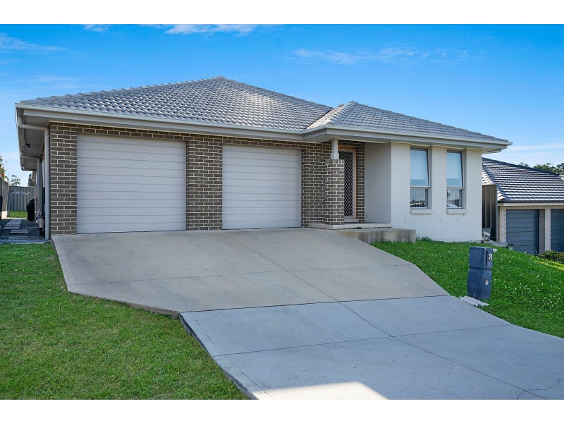 8 & 8a Sandridge Street, Thornton NSW 2322