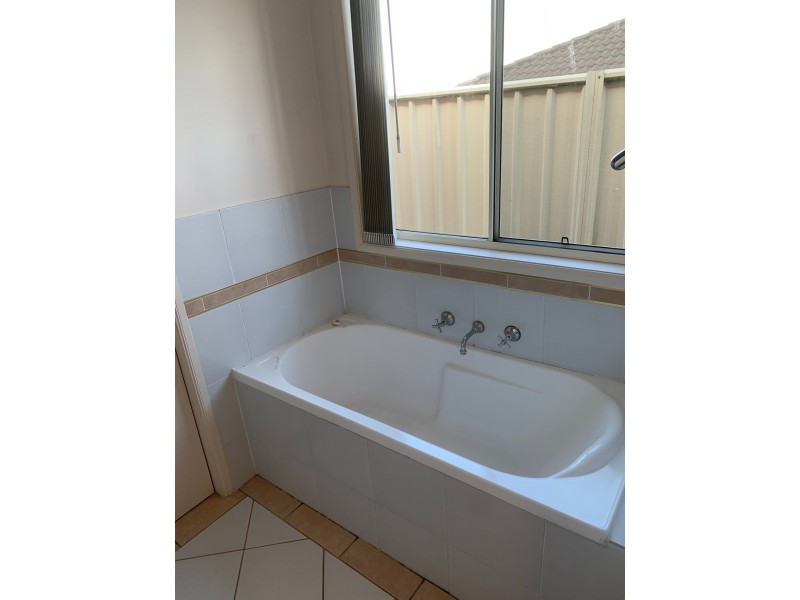 10 Parkside Crescent, Thornton NSW 2322