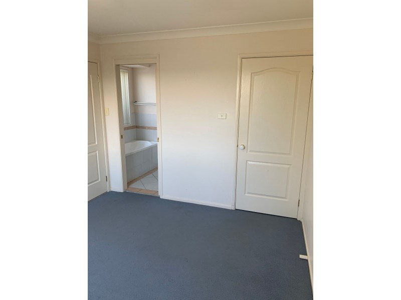 10 Parkside Crescent, Thornton NSW 2322