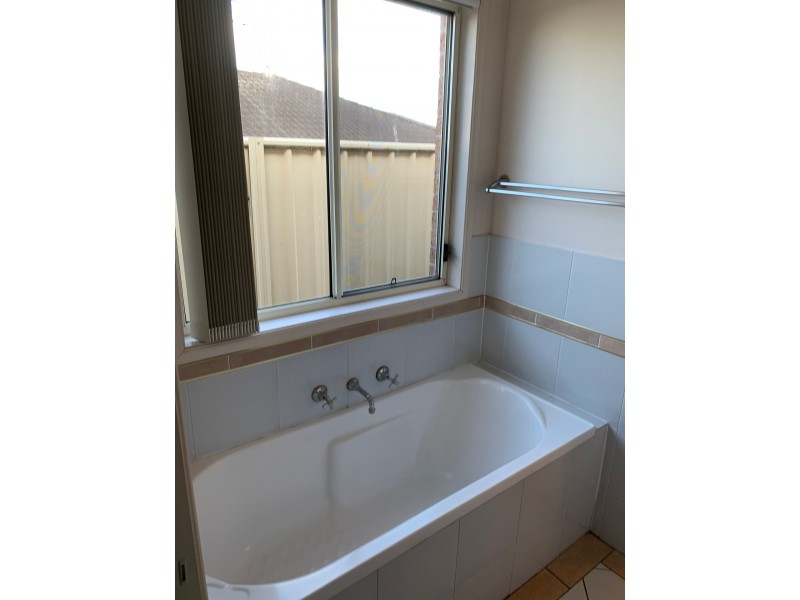 10 Parkside Crescent, Thornton NSW 2322