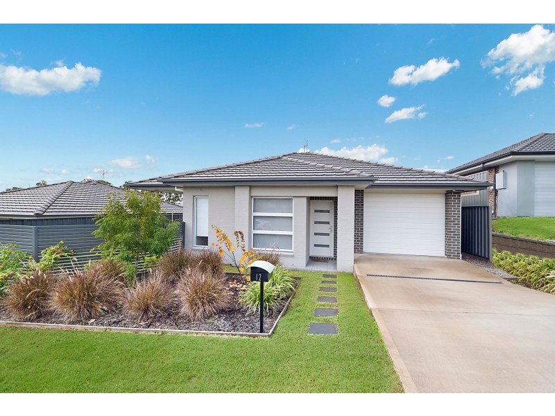 12 Cambridge Street, Thornton NSW 2322