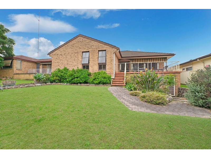 5 Deschamps Close, Thornton NSW 2322