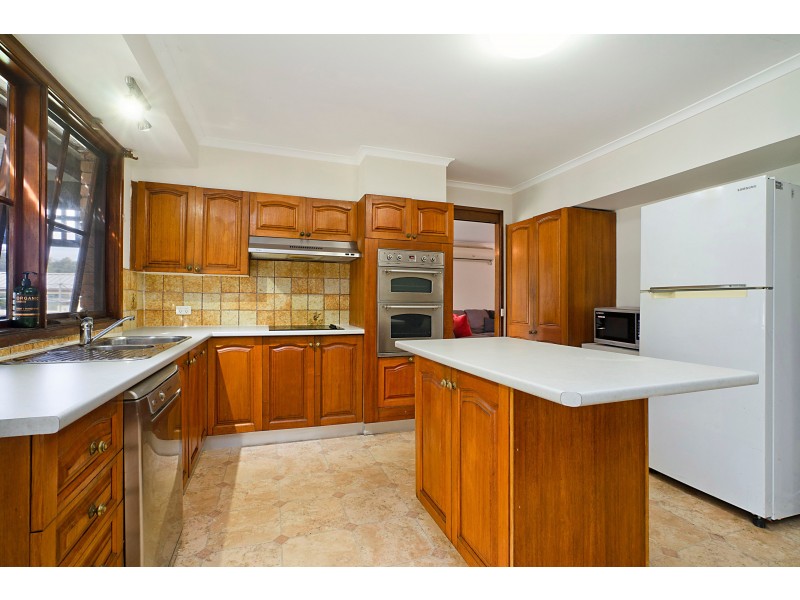 5 Deschamps Close, Thornton NSW 2322
