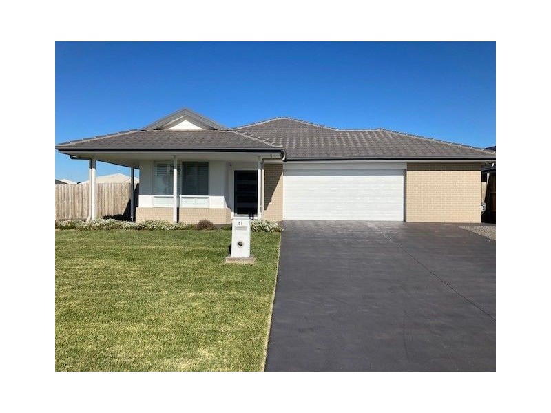41 Barr Promenade, Thornton NSW 2322