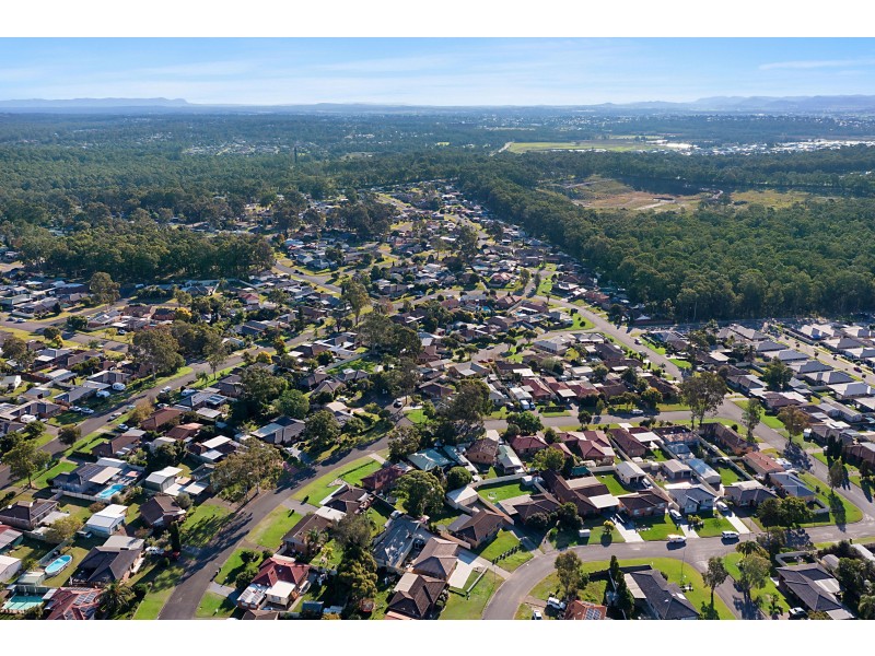 15 & 15a Pepler Place, Thornton NSW 2322