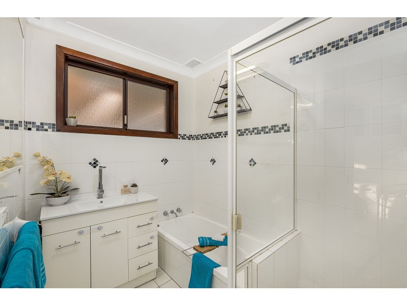 24 Stradbroke Avenue, Metford NSW 2323