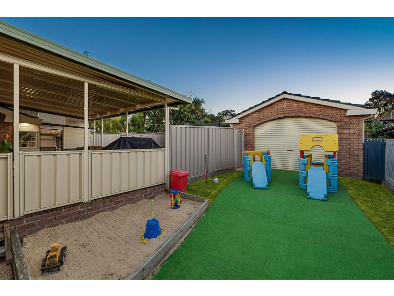 24 Stradbroke Avenue, Metford NSW 2323