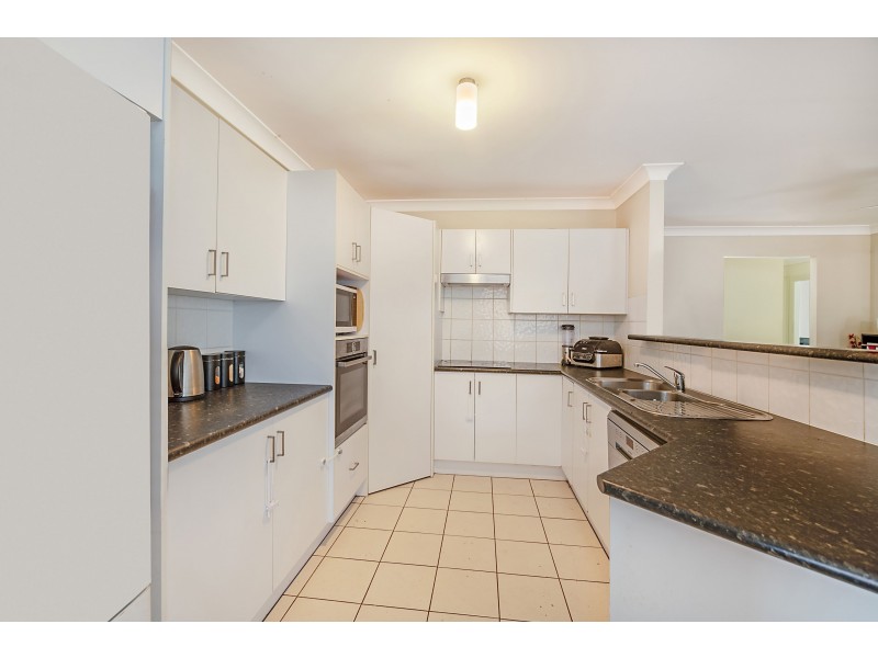 54 Canterbury Drive, Raworth NSW 2321