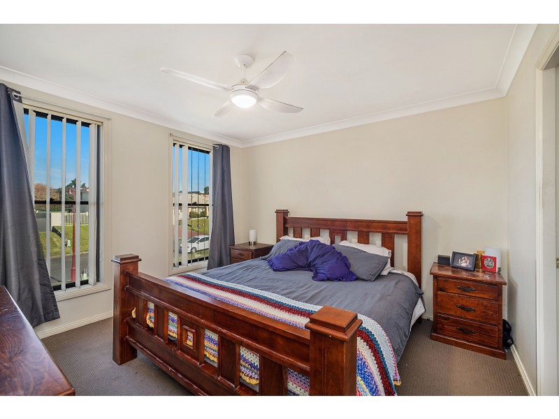 54 Canterbury Drive, Raworth NSW 2321