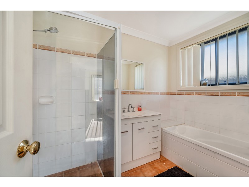 54 Canterbury Drive, Raworth NSW 2321