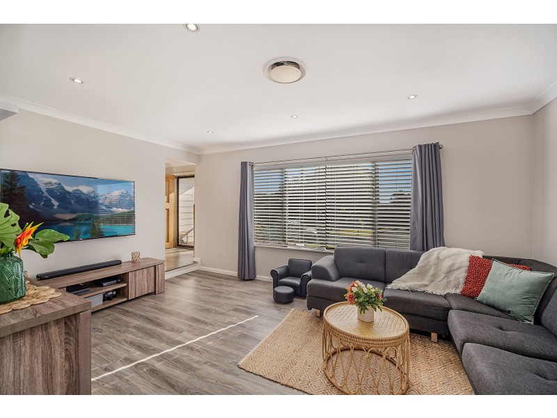 8 Barlow Close, Thornton NSW 2322