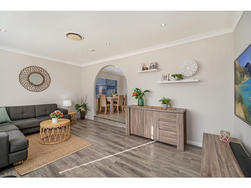 8 Barlow Close, Thornton NSW 2322