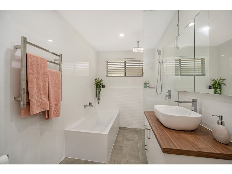 8 Barlow Close, Thornton NSW 2322