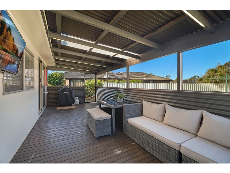 8 Barlow Close, Thornton NSW 2322