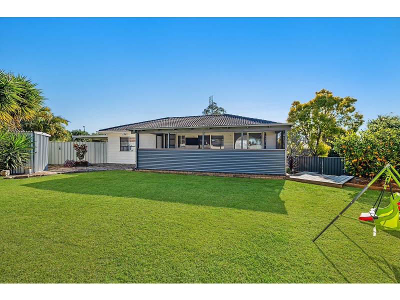 8 Barlow Close, Thornton NSW 2322