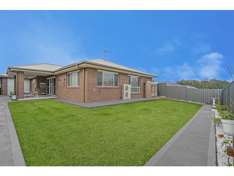 13 Crestwood Road, Thornton NSW 2322