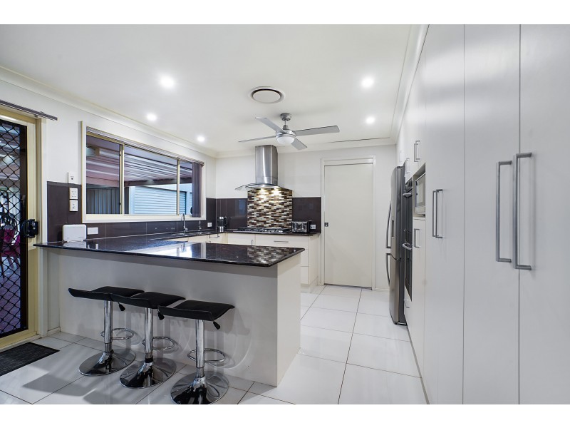 2 Woodbine Close, Woodberry NSW 2322