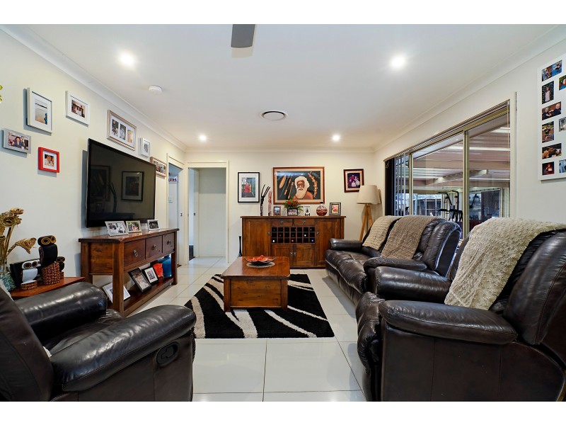 2 Woodbine Close, Woodberry NSW 2322