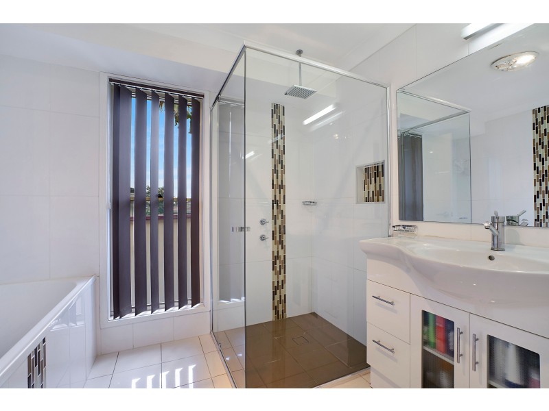 2 Woodbine Close, Woodberry NSW 2322