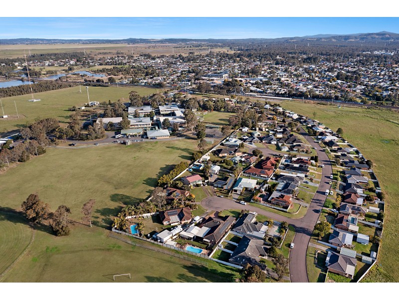 2 Woodbine Close, Woodberry NSW 2322