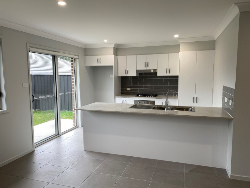 2/11 Parkham Street, Thornton NSW 2322