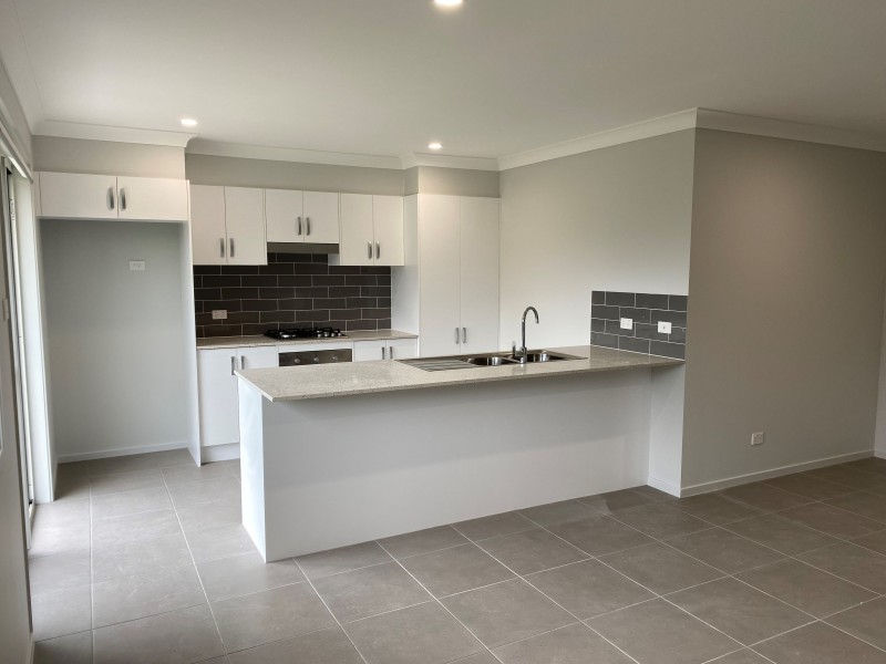 2/11 Parkham Street, Thornton NSW 2322