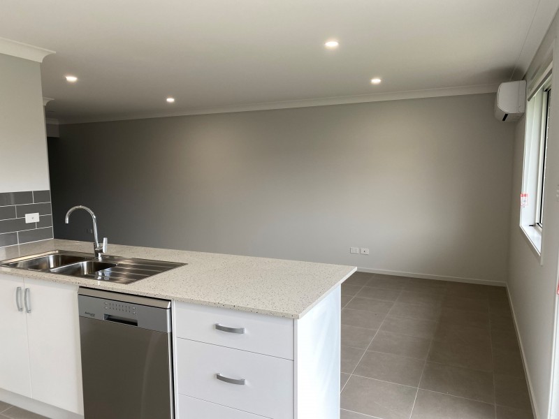 2/11 Parkham Street, Thornton NSW 2322