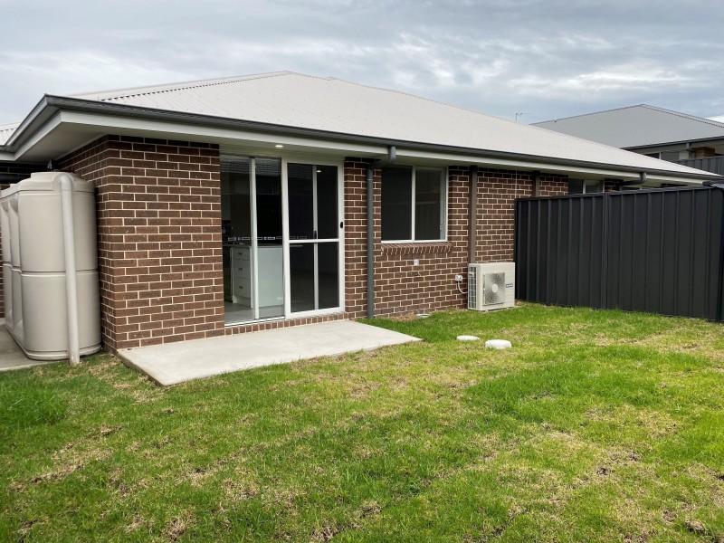 2/11 Parkham Street, Thornton NSW 2322