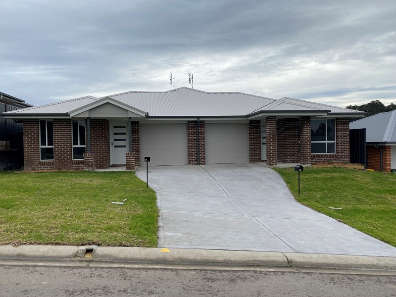 2/11 Parkham Street, Thornton NSW 2322