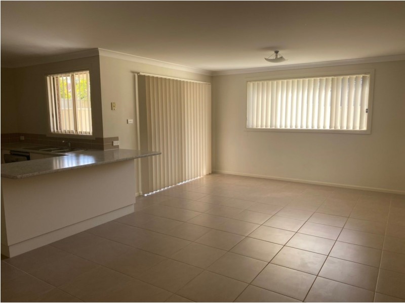 4/40 Dunkley Street, Rutherford NSW 2320