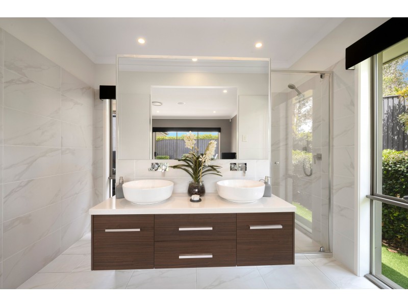 33 Kingham Circuit, Thornton NSW 2322