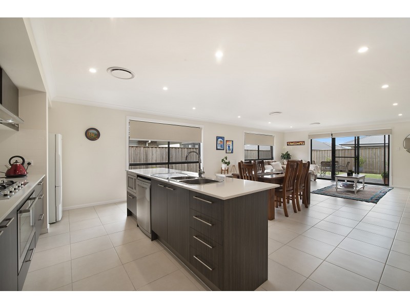 97 Dragonfly Drive, Chisholm NSW 2322