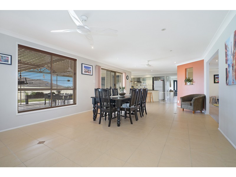 25 Yaldara Avenue, Thornton NSW 2322