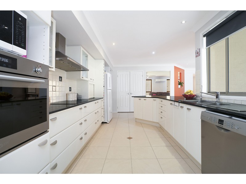 25 Yaldara Avenue, Thornton NSW 2322