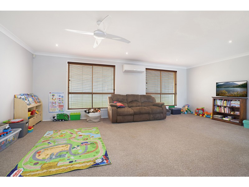 25 Yaldara Avenue, Thornton NSW 2322