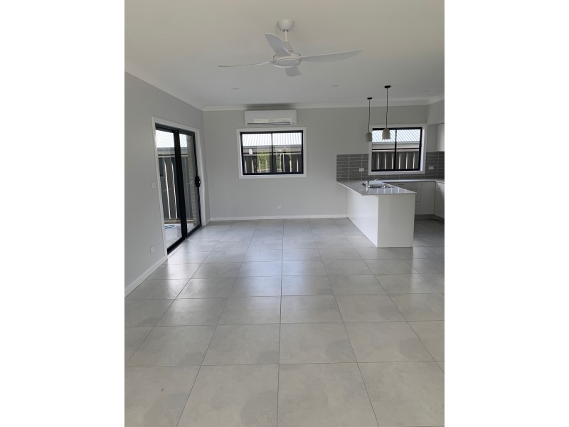 1/12 Tourmaline Drive, Rutherford NSW 2320