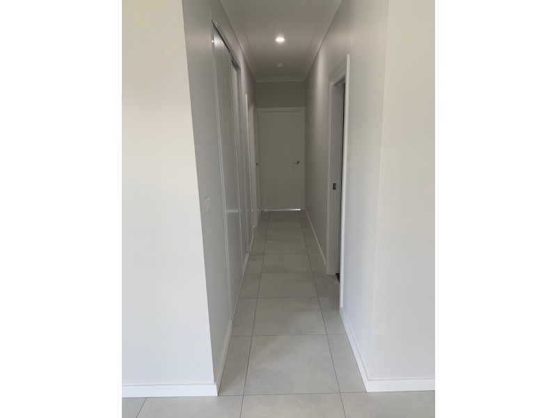 1/12 Tourmaline Drive, Rutherford NSW 2320