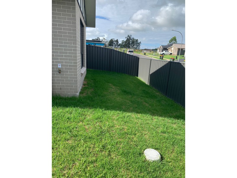 1/12 Tourmaline Drive, Rutherford NSW 2320