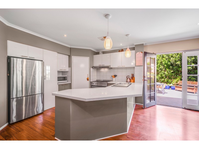 8 Cambewarra Avenue, Thornton NSW 2322