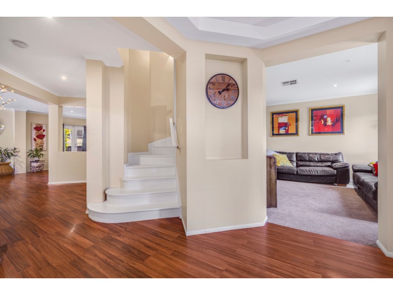 8 Cambewarra Avenue, Thornton NSW 2322