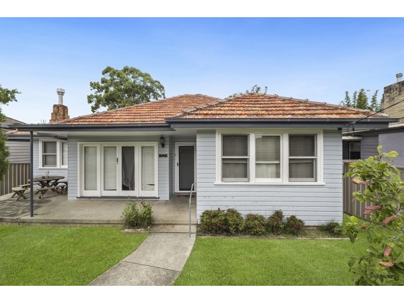 8 Russell Street, Telarah NSW 2320